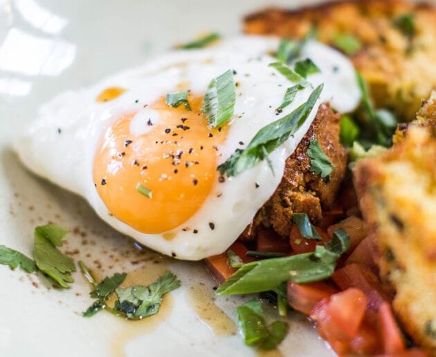 Pastel de jengibre con glaseado de limón