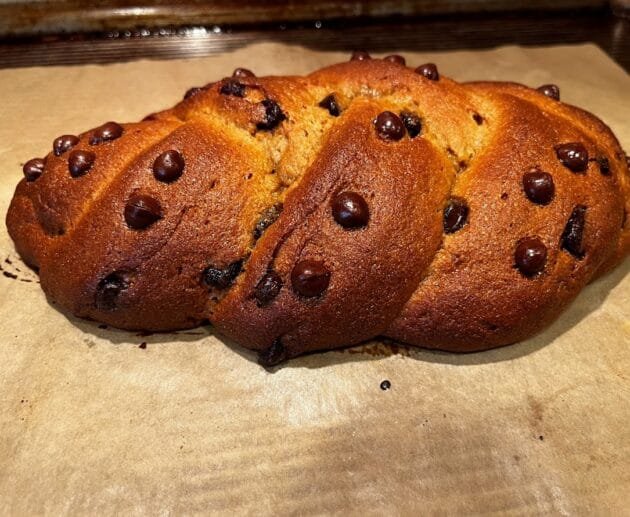 Pan trenzado con chispas de chocolate sin gluten, sin soja y sin lácteos