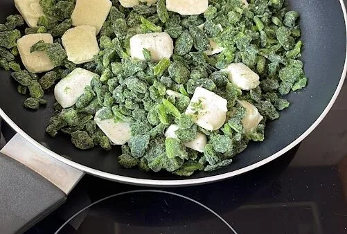 Saut&eacute;ed Spinach and Artichoke Hearts (Gluten-Free, Soy-Free, Dairy-Free)