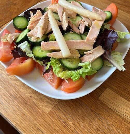 Mediterranean Tuna & Artichoke Salad