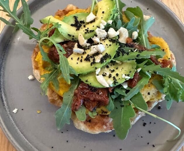 Avocado & Sun-Dried Tomato Flatbread with Cashew Crumble