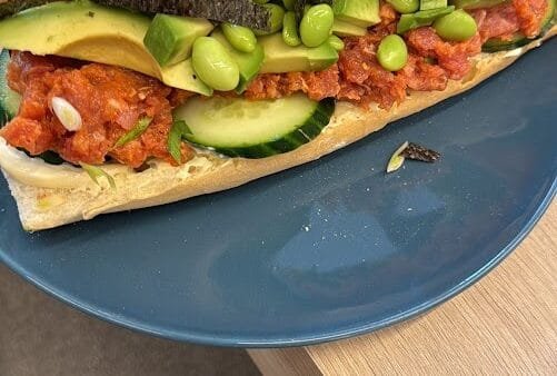 Baguette de pollo y tocino a la parrilla (sin gluten, sin soja, sin lácteos)