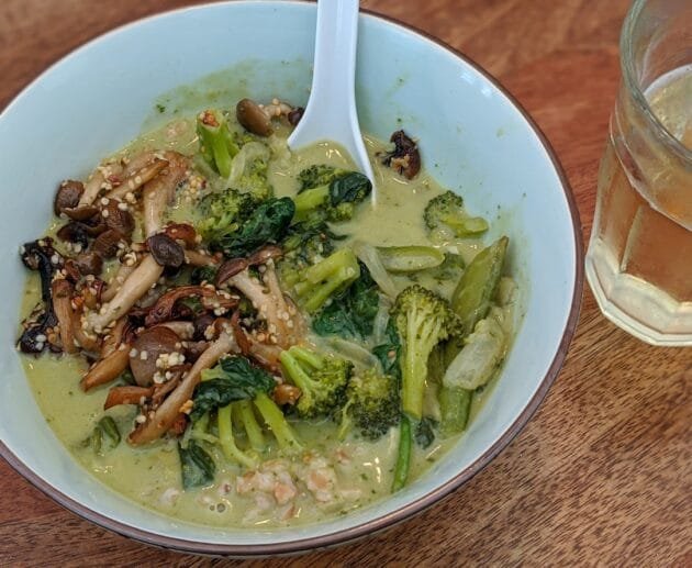 Green Coconut Curry with Mushrooms & Broccoli
