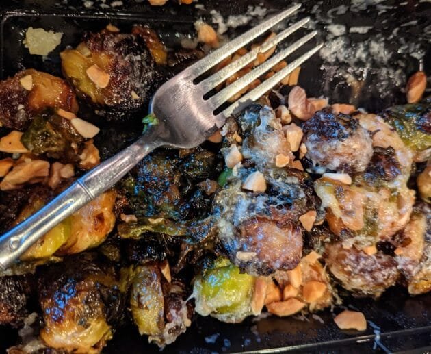 Crispy Brussels Sprouts with Garlic Sauce & Crunchy Nuts