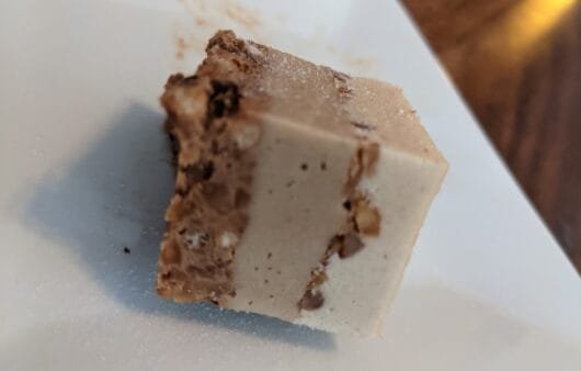 No-Bake Cashew Caramel Crunch Bites