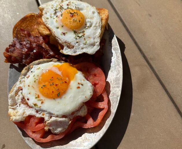 Gluten-Free Sunny-Side Up Egg Toast with Crispy Bacon and Tomato