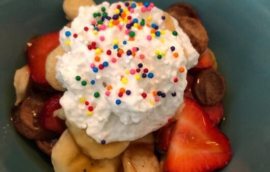 Banana Berry Cereal Sundae (Gluten-Free, Soy-Free, Dairy-Free)
