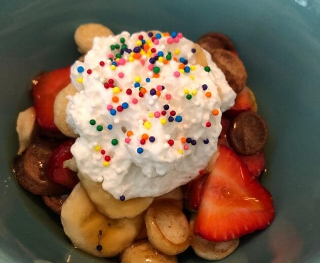 Banana Berry Cereal Sundae (Gluten-Free, Soy-Free, Dairy-Free)