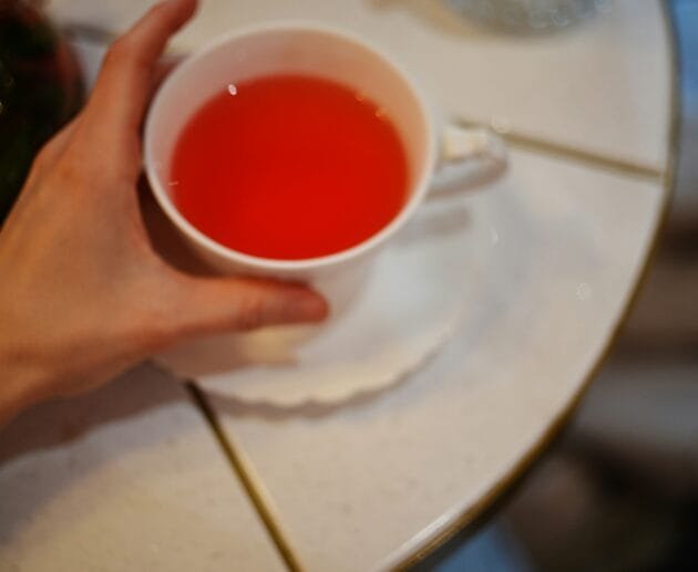Blood Orange Gin-spired Cold-Steeped Tea with Fresh Plums (Gluten-Free, Dairy-Free, Soy-Free, Vegan, Alcohol-Free)