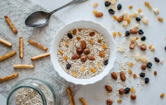 Very Berry Superfood Overnight Oatmeal Bowl (Gluten-Free, Dairy-Free, Soy-Free)