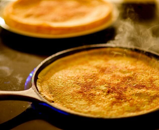 Crepes saladas de col rizada, semillas de cáñamo y champiñones sin gluten (sin gluten, sin lácteos, sin soja)